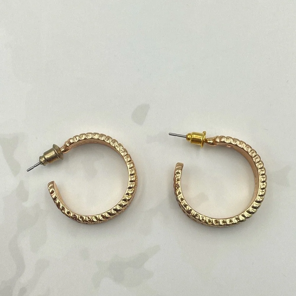 Vintage Gold Tone‎ Wide Hoops Earrings Rope Edge Dome Chunky Post Back Retro 80s